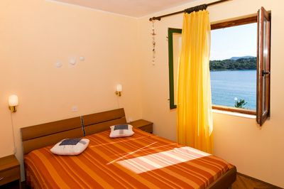 Spacious Seaside Holiday House with Pool, Outdoor Jacuzzi, Sauna, and Tavern, Riviera Zadar