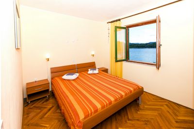 Spacious Seaside Holiday House with Pool, Outdoor Jacuzzi, Sauna, and Tavern, Riviera Zadar