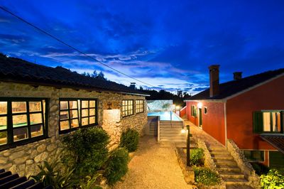 Spacious Seaside Holiday House with Pool, Outdoor Jacuzzi, Sauna, and Tavern, Riviera Zadar