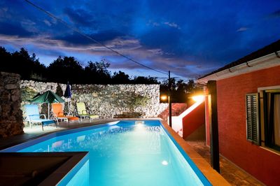 Spacious Seaside Holiday House with Pool, Outdoor Jacuzzi, Sauna, and Tavern, Riviera Zadar