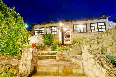 Spacious Seaside Holiday House with Pool, Outdoor Jacuzzi, Sauna, and Tavern, Riviera Zadar