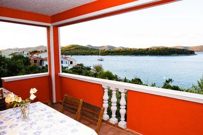 Spacious Seaside Holiday House with Pool, Outdoor Jacuzzi, Sauna, and Tavern, Riviera Zadar