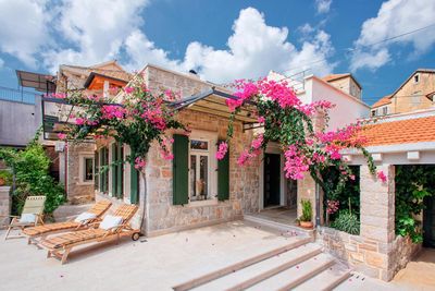 Countryside Villa With Pool On and Wine Boutique on Island Hvar