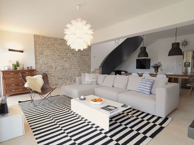 Extraordinary Seafront Villa With Pool And Garden On Island Solta