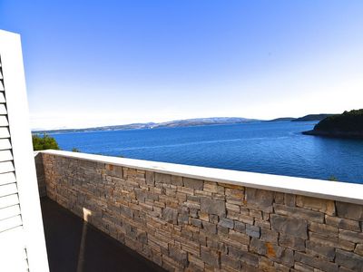 Extraordinary Seafront Villa With Pool And Garden On Island Solta