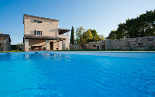Central Istria Traditional Villa with Swimming Pool and Beautiful Large Garden