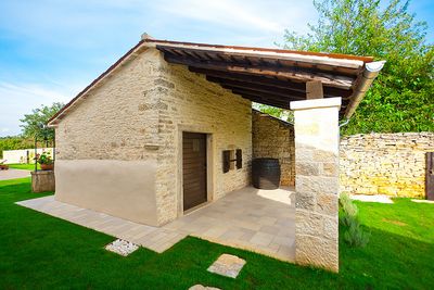 Central Istria Traditional Villa with Swimming Pool and Beautiful Large Garden
