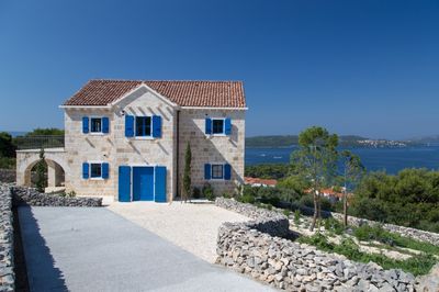 Fascinating Sea View Villa with Swimming Pool 