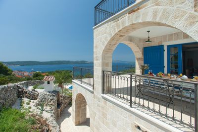 Fascinating Sea View Villa with Swimming Pool 