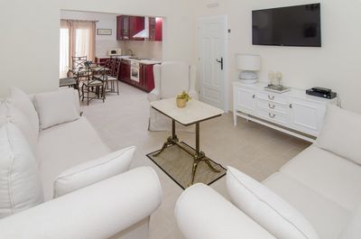 Romantic Orebic  Villa With Swimming Pool And Sauna