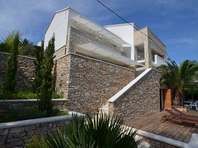 Extraordinary Seafront Villa With Pool And Garden On Island Solta