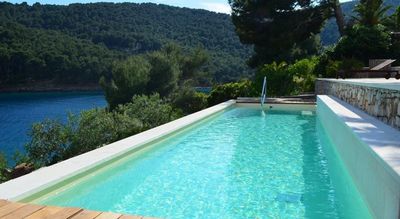 Extraordinary Seafront Villa With Pool And Garden On Island Solta