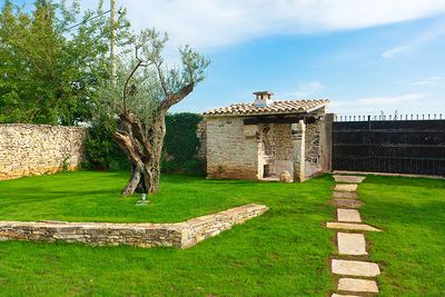Central Istria Traditional Villa with Swimming Pool and Beautiful Large Garden