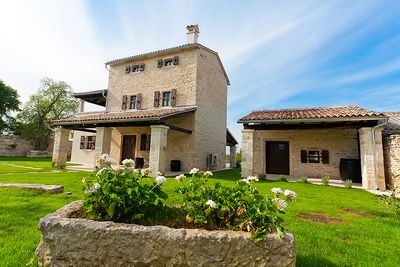 Central Istria Traditional Villa with Swimming Pool and Beautiful Large Garden