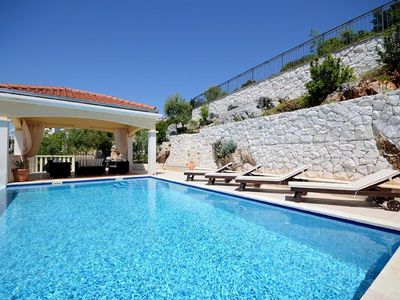 Beautiful Three Bedroom House with Swimming Pool near Trogir