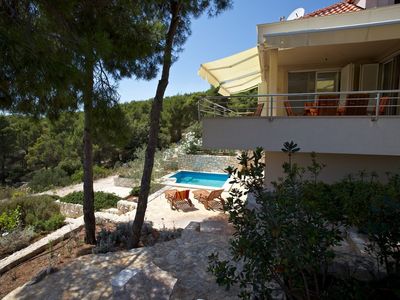 Three Bedroom Villa with Pool in Duboka Bay near Milna Brac