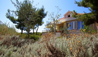 Three Bedroom Villa with Pool in Duboka Bay near Milna Brac