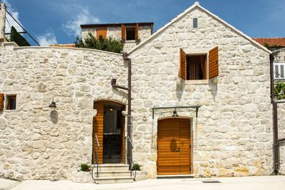 2 Bedroom Holiday House with Sea View Terrace and Jacuzzi 