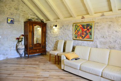 2 Bedroom Holiday House with Sea View Terrace and Jacuzzi 