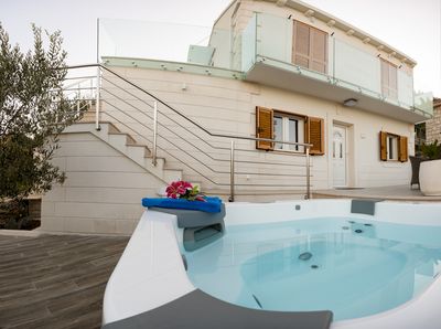 Modern Sea View Island Villa with Outdoor Jacuzzi