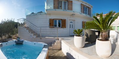 Modern Sea View Island Villa with Outdoor Jacuzzi