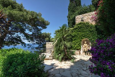 Spectacular Seafront Exclusive Villa Dubrovnik