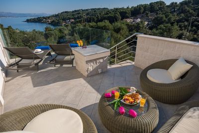 Modern Sea View Island Villa with Outdoor Jacuzzi