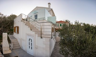 Modern Sea View Island Villa with Outdoor Jacuzzi