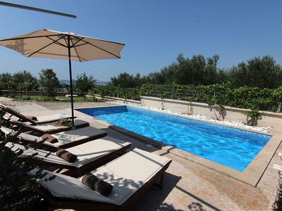 Romantic Holiday House with Pool in Kastel Sucurac near Split