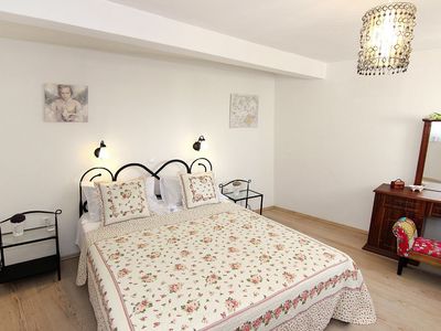 Romantic Holiday House with Pool in Kastel Sucurac near Split