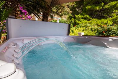 Luxury Beachfront Villa with Jacuzzi near Omis