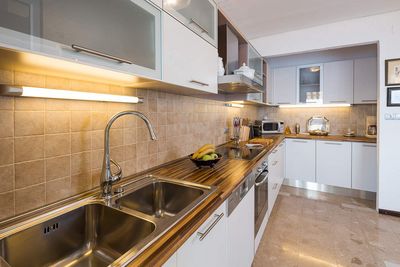 Luxury Beachfront Villa with Jacuzzi near Omis