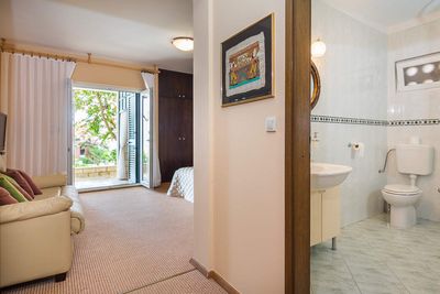 Luxury Beachfront Villa with Jacuzzi near Omis