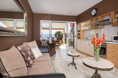 Luxury Beachfront Villa with Jacuzzi near Omis