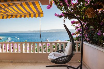 Luxury Beachfront Villa with Jacuzzi near Omis