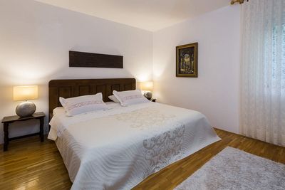 Luxury Beachfront Villa with Jacuzzi near Omis