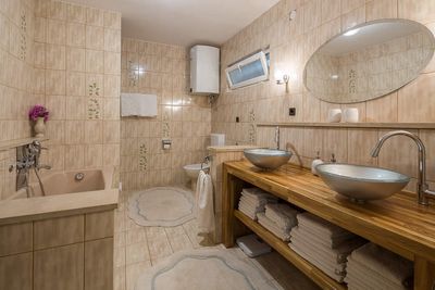 Luxury Beachfront Villa with Jacuzzi near Omis