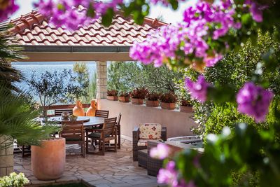 Luxury Beachfront Villa with Jacuzzi near Omis
