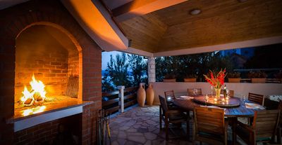 Luxury Beachfront Villa with Jacuzzi near Omis