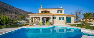 Spacious  Istrian Estate With Heated Pool, Garden, Walking Paths And Tree House