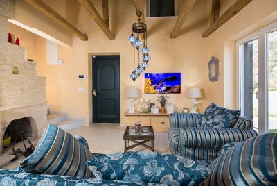 Spacious  Istrian Estate With Heated Pool, Garden, Walking Paths And Tree House