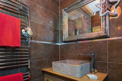 Spacious  Istrian Estate With Heated Pool, Garden, Walking Paths And Tree House