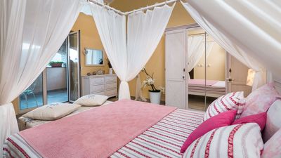 Spacious  Istrian Estate With Heated Pool, Garden, Walking Paths And Tree House