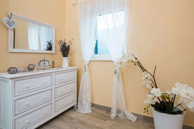 Spacious  Istrian Estate With Heated Pool, Garden, Walking Paths And Tree House