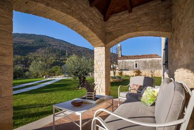 Spacious  Istrian Estate With Heated Pool, Garden, Walking Paths And Tree House