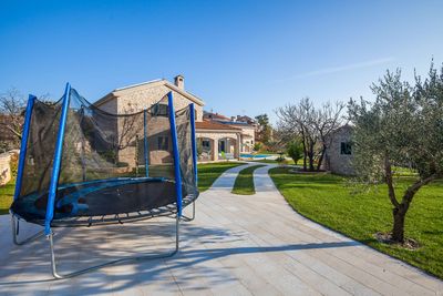 Spacious  Istrian Estate With Heated Pool, Garden, Walking Paths And Tree House