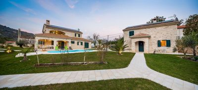 Spacious  Istrian Estate With Heated Pool, Garden, Walking Paths And Tree House