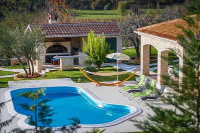 Spacious  Istrian Estate With Heated Pool, Garden, Walking Paths And Tree House
