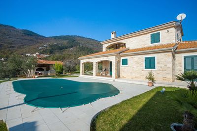 Spacious  Istrian Estate With Heated Pool, Garden, Walking Paths And Tree House