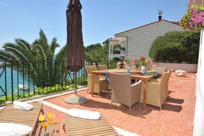 Modern Large Beach Holiday House Riviera Omis